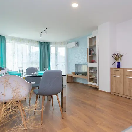 Brand New One Bedroom Zenit 6 * 布尔加斯