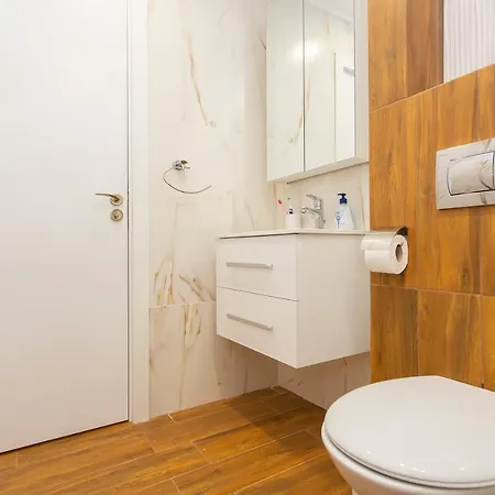 Brand New One Bedroom Zenit 6 布尔加斯