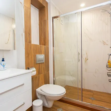 公寓 Brand New One Bedroom Zenit 6