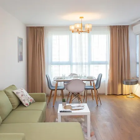 Brand New One Bedroom Zenit 6 Апартаменты