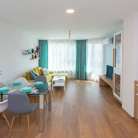 아파트 Brand New One Bedroom Zenit 6 *