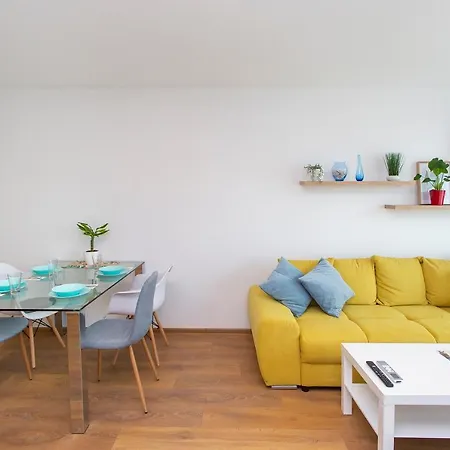 아파트 Brand New One Bedroom Zenit 6 부르가스