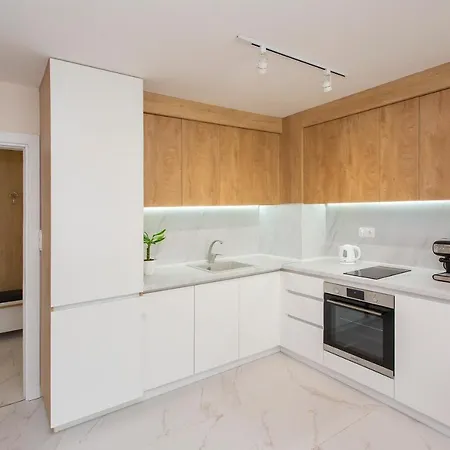 Brand New One Bedroom Zenit 6 부르가스